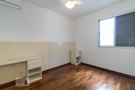 Quarto 1 de apartamento à venda com 3 quartos, 136m² em Jardim Europa, São Paulo