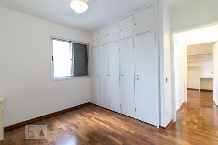 Quarto 1 de apartamento à venda com 3 quartos, 136m² em Jardim Europa, São Paulo