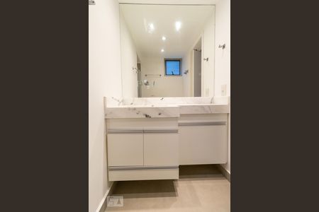 Apartamento à venda com 136m², 3 quartos e 1 vaga Apartamento à venda com 136m², 3 quartos e 1 vagaBanheiro