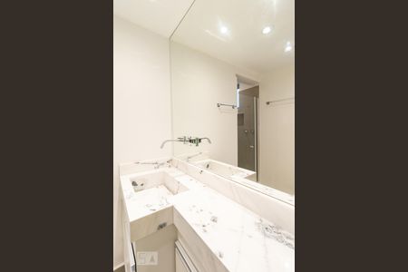 Apartamento à venda com 136m², 3 quartos e 1 vaga Apartamento à venda com 136m², 3 quartos e 1 vagaBanheiro