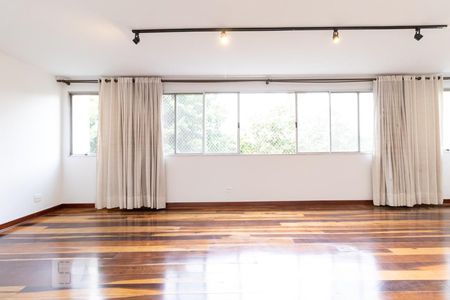 Sala de apartamento à venda com 3 quartos, 136m² em Jardim Europa, São Paulo