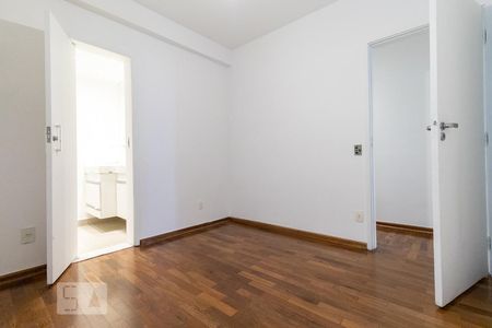 Apartamento à venda com 136m², 3 quartos e 1 vaga Apartamento à venda com 136m², 3 quartos e 1 vagaSuíte