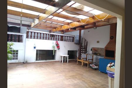 Casa à venda com 480m², 5 quartos e 2 vagasQuintal