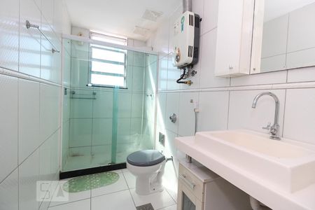 Banheiro de apartamento para alugar com 2 quartos, 90m² em Cascadura, Rio de Janeiro