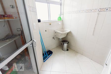 Apartamento à venda com 70m², 2 quartos e 1 vagaÁrea de Serviço