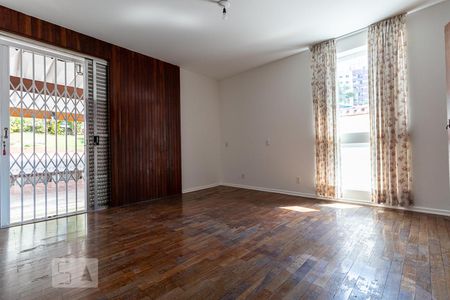 Suíte de casa para alugar com 4 quartos, 327m² em Sumaré, São Paulo