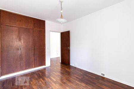 Quarto 1 de casa para alugar com 4 quartos, 327m² em Sumaré, São Paulo