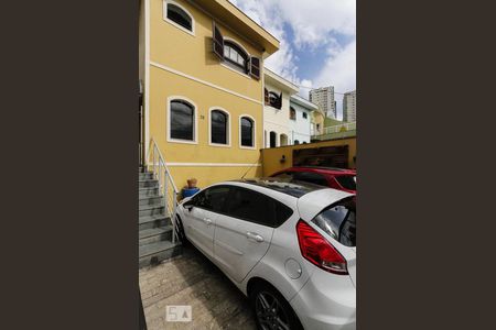 Casa à venda com 230m², 3 quartos e 4 vagasFachada