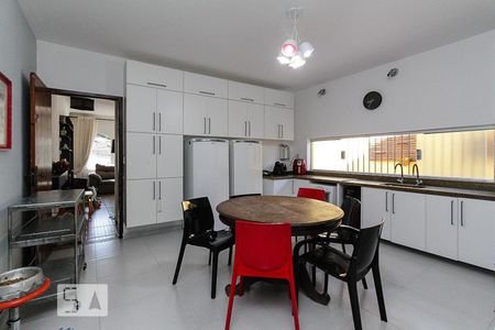 Casa à venda com 230m², 3 quartos e 4 vagasCozinha