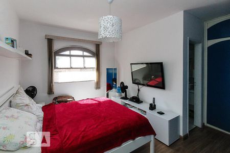 Casa à venda com 230m², 3 quartos e 4 vagasSuite