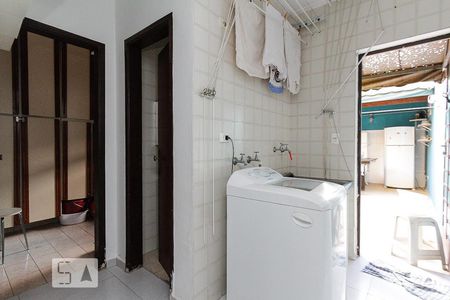 Casa à venda com 230m², 3 quartos e 4 vagasÁrea de Serviço