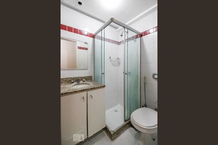 Apartamento à venda com 100m², 3 quartos e 2 vagas Apartamento à venda com 100m², 3 quartos e 2 vagasBanheiro