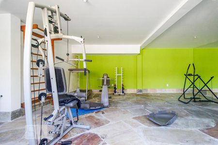 Apartamento à venda com 100m², 3 quartos e 2 vagas Apartamento à venda com 100m², 3 quartos e 2 vagasÁrea comum - Academia