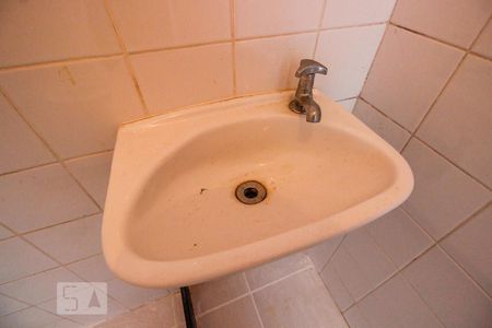 Apartamento à venda com 100m², 3 quartos e 2 vagas Apartamento à venda com 100m², 3 quartos e 2 vagasDetalhe Banheiro de Serviço