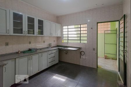 Casa à venda com 400m², 8 quartos e 4 vagasCozinha - Armários
