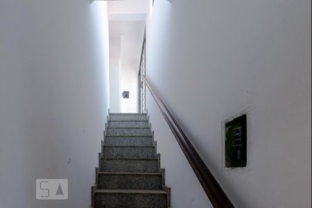 Casa à venda com 400m², 8 quartos e 4 vagasEscada
