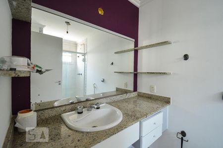 Apartamento para alugar com 117m², 3 quartos e 1 vagaBanheiro da suíte