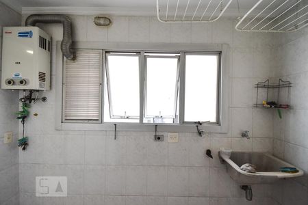 Apartamento para alugar com 117m², 3 quartos e 1 vagaÁrea de serviço