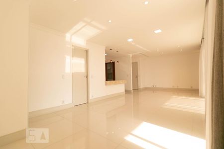 Apartamento para alugar com 140m², 3 quartos e 3 vagas Apartamento para alugar com 140m², 3 quartos e 3 vagasSalas