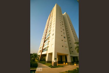 Apartamento para alugar com 140m², 3 quartos e 3 vagas Apartamento para alugar com 140m², 3 quartos e 3 vagasFachada