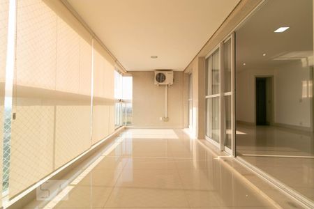 Apartamento para alugar com 140m², 3 quartos e 3 vagas Apartamento para alugar com 140m², 3 quartos e 3 vagasSacada com Churrasqueira