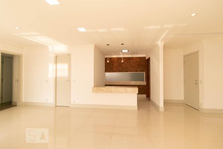 Apartamento para alugar com 140m², 3 quartos e 3 vagas Apartamento para alugar com 140m², 3 quartos e 3 vagasSalas