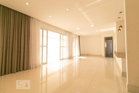 Apartamento para alugar com 140m², 3 quartos e 3 vagas Apartamento para alugar com 140m², 3 quartos e 3 vagasSalas