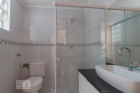 Banheiro de apartamento à venda com 2 quartos, 80m² em Jardim Floresta, Porto Alegre