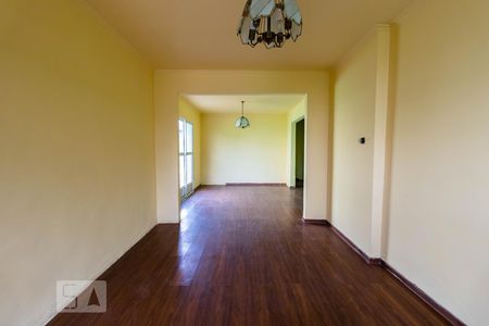 Sala de casa à venda com 5 quartos, 250m² em Vila Brasilina, São Paulo