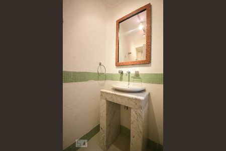 Banheiro de kitnet/studio para alugar com 1 quarto, 42m² em Paineiras do Morumbi, São Paulo