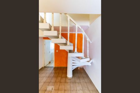 Escada de casa à venda com 2 quartos, 85m² em Vila Nova Mazzei, São Paulo