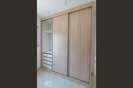 Apartamento para alugar com 51m², 2 quartos e 1 vagaQuarto 2 - armário