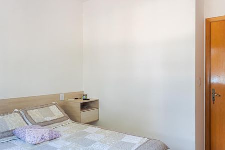 Quarto 1 de apartamento à venda com 2 quartos, 67m² em Niterói, Canoas