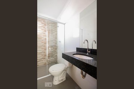 Banheiro  de casa para alugar com 2 quartos, 70m² em Vila Prudente, São Paulo