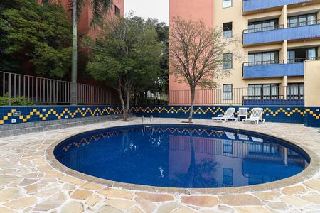 Apartamento à venda com 67m², 2 quartos e 2 vagas Apartamento à venda com 67m², 2 quartos e 2 vagasÁrea comum - Piscina