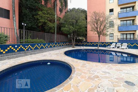 Apartamento à venda com 67m², 2 quartos e 2 vagas Apartamento à venda com 67m², 2 quartos e 2 vagasÁrea comum - Piscina