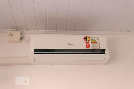 Casa à venda com 111m², 4 quartos e 1 vagaAr condicionado