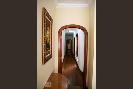 Corredor de casa para alugar com 4 quartos, 416m² em Jardim Brasil (zona Sul), São Paulo
