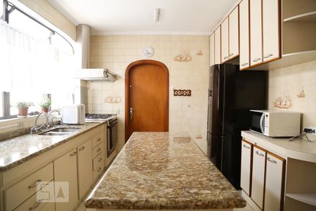 Casa à venda com 416m², 4 quartos e 6 vagasCozinha