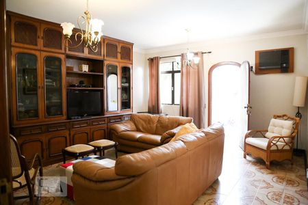 Casa à venda com 416m², 4 quartos e 6 vagasSala de TV