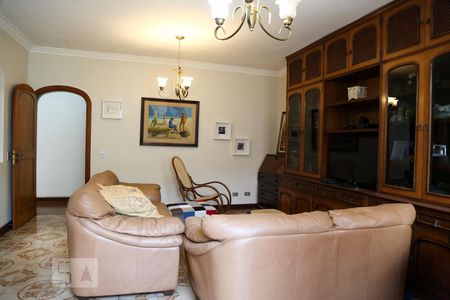 Casa à venda com 416m², 4 quartos e 6 vagasSala de TV