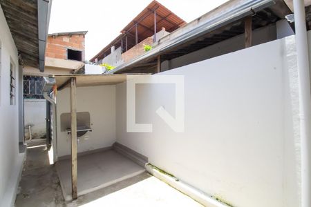 Casa para alugar com 65m², 2 quartos e sem vagaQuintal