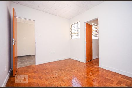 Quarto 1 de casa para alugar com 2 quartos, 65m² em Santa Tereza, Belo Horizonte