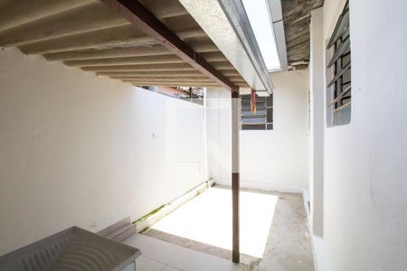 Casa para alugar com 65m², 2 quartos e sem vagaQuintal