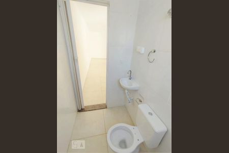 Banheiro de kitnet/studio para alugar com 1 quarto, 29m² em Vila Bandeirantes, São Paulo