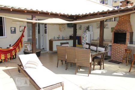 Apartamento à venda com 182m², 3 quartos e 2 vagasCobertura