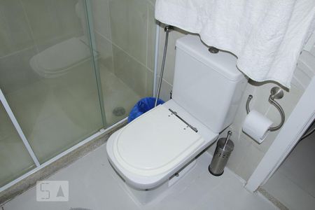 Apartamento à venda com 182m², 3 quartos e 2 vagasBanheiro da Suíte 2