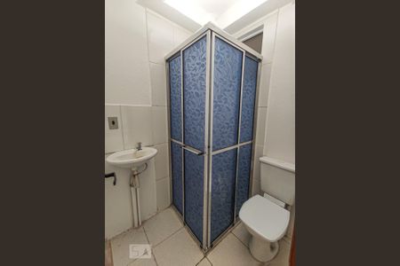 Banheiro de apartamento para alugar com 2 quartos, 50m² em São João Batista, São Leopoldo