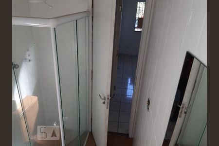 Banheiro  de casa para alugar com 2 quartos, 68m² em Vila Emir, São Paulo