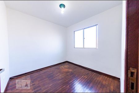 Quarto 2 de apartamento para alugar com 2 quartos, 60m² em João Pinheiro, Belo Horizonte